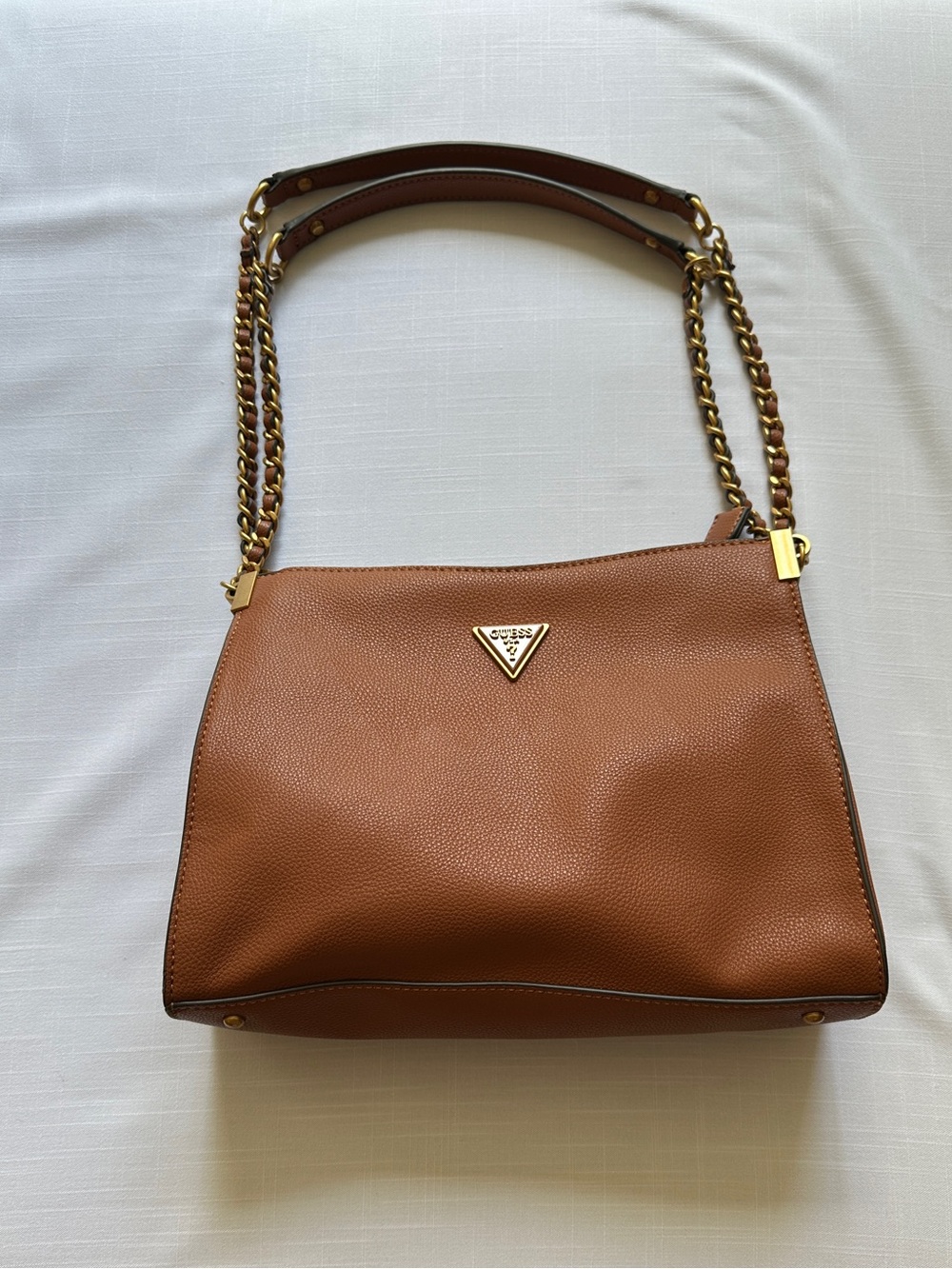 NWOT GUESS Brown Pebbled Leather Shoulder Bag with Gold Chain
